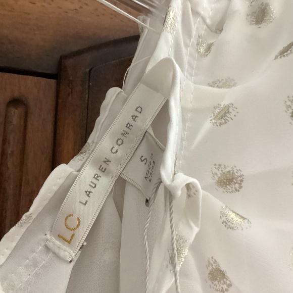 Laura Conrad beautiful light weight blouse BNWT - Picture 3 of 5